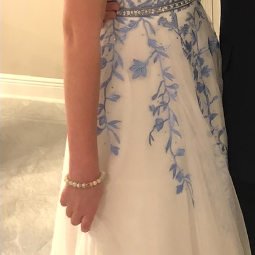 Say yes to the prom dress, from macys. Aline ball gown fit. Size 0